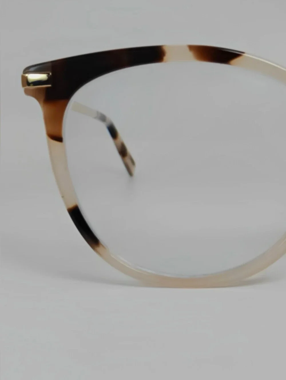 Attitude. Tortoiseshell Cat Eye.  Round Women's Eyewear Frames - Brown Gold.